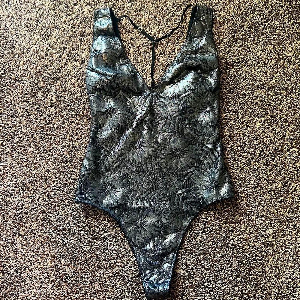 NWT Victoria’s Secret Metallic Unlined Bodysuit Size Small
